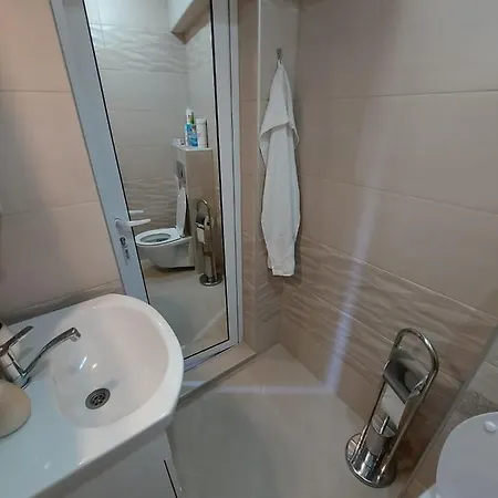 божур Apartment *