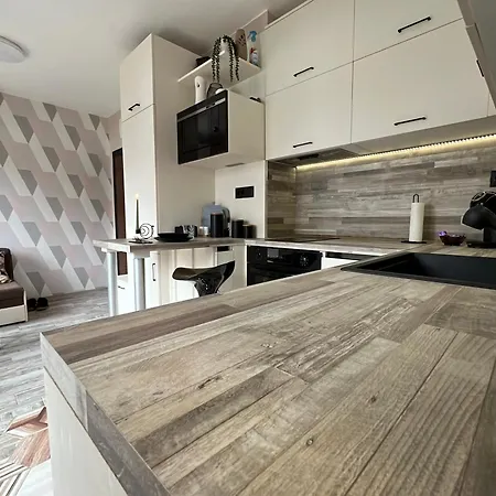 Apartamento божур