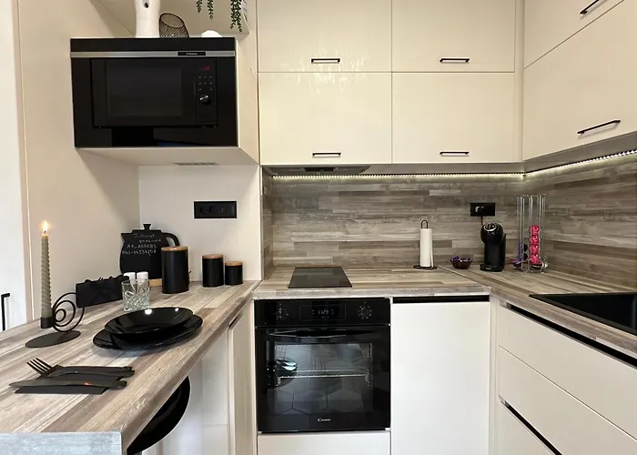 божур Lägenhet *